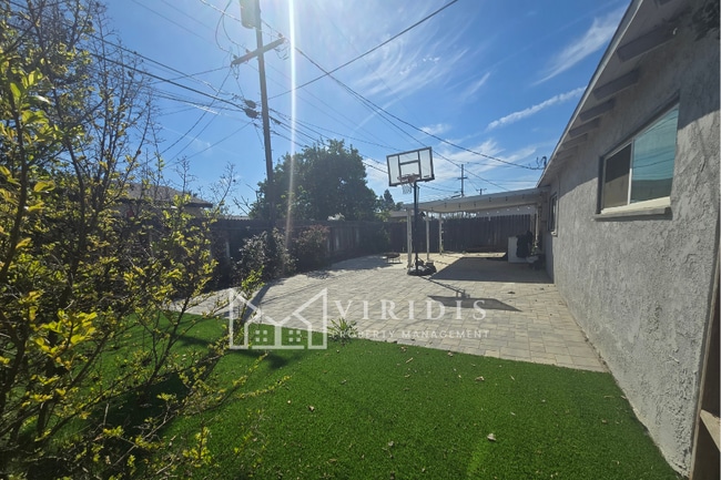 Building Photo - 2312 Castro Ln