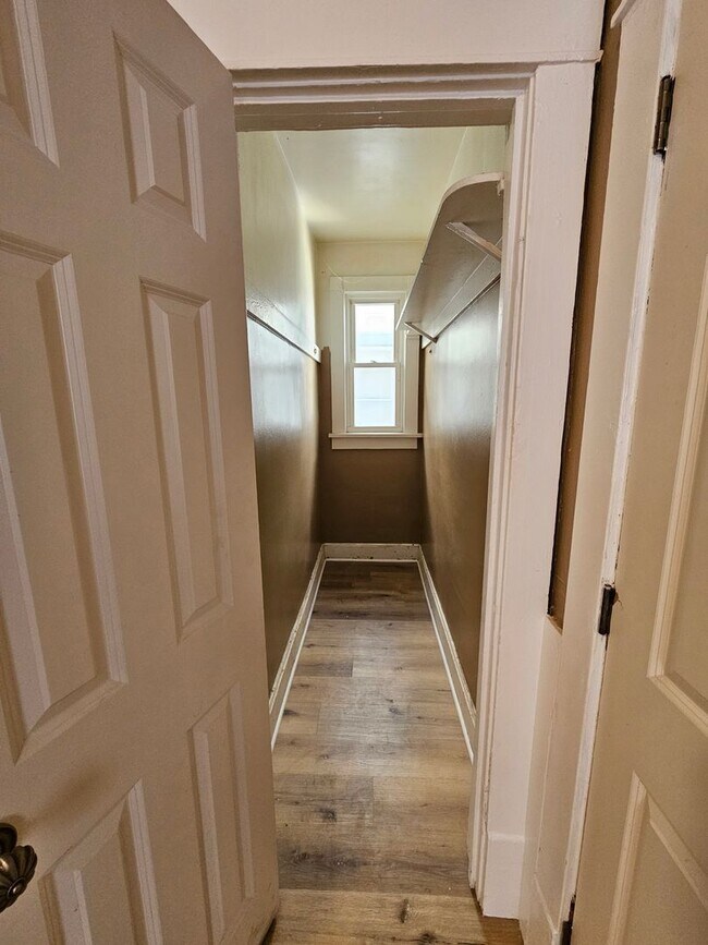 Building Photo - BNH- 2482