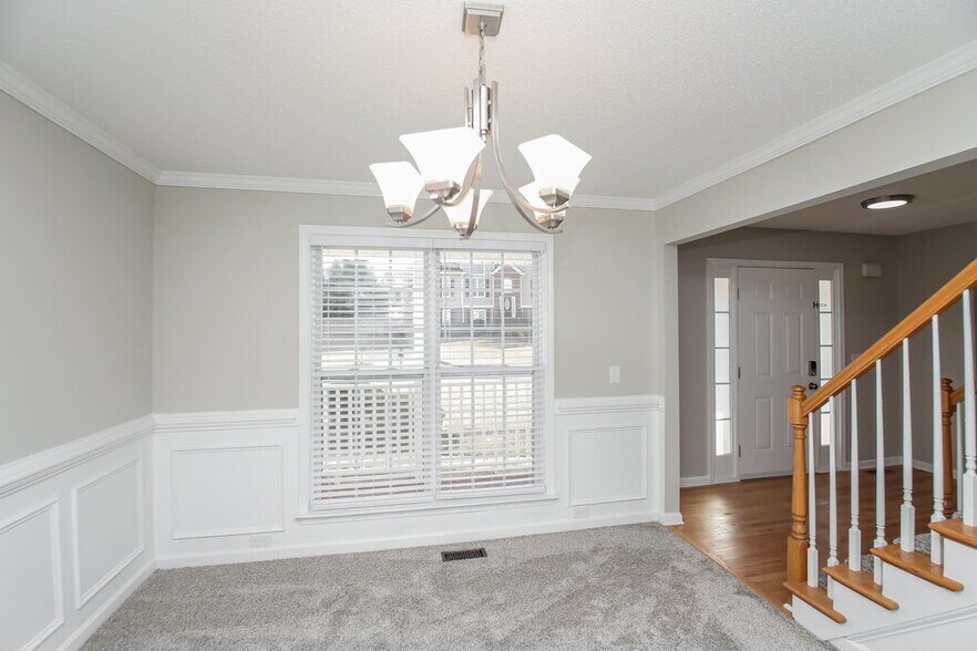 Building Photo - 1033 Saddle Brooke Dr