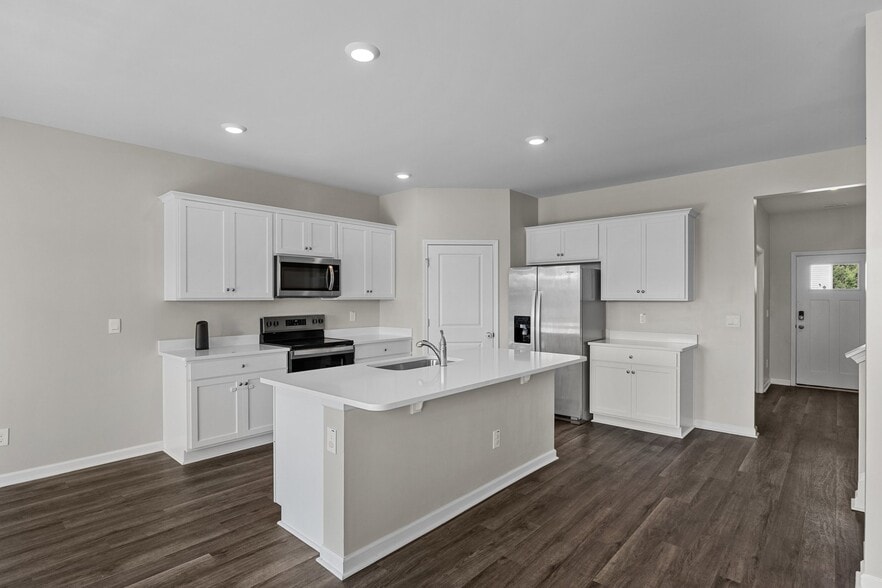 Building Photo - 93 Whalebone Ave
