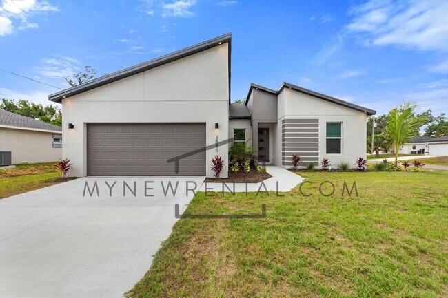 Primary Photo - Deposit-Free! Modern, energy efficient hom...