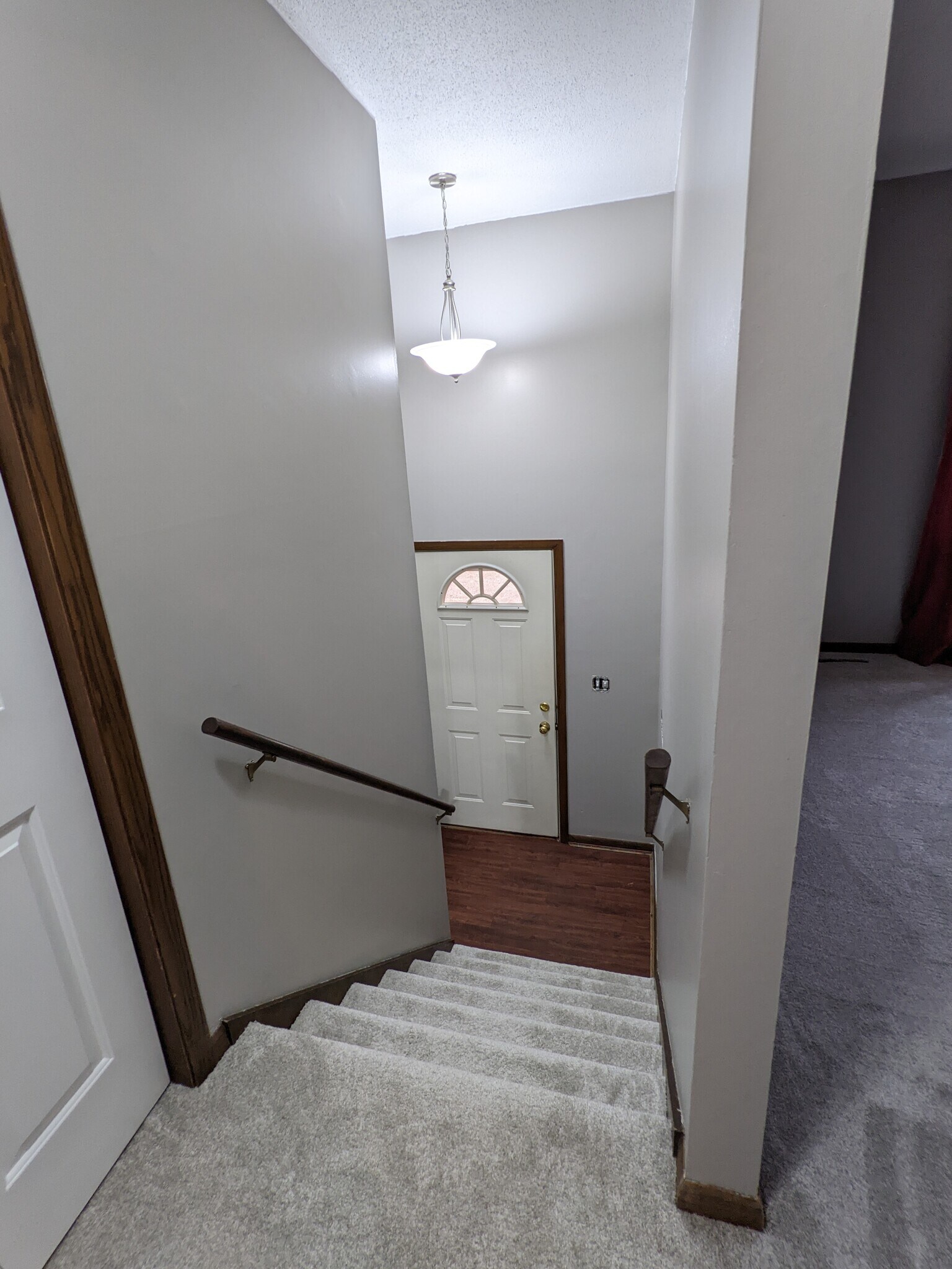 Split level entry - 1429 Spartan Ave