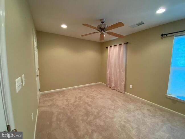 Building Photo - 18261 Camdenhurst Dr