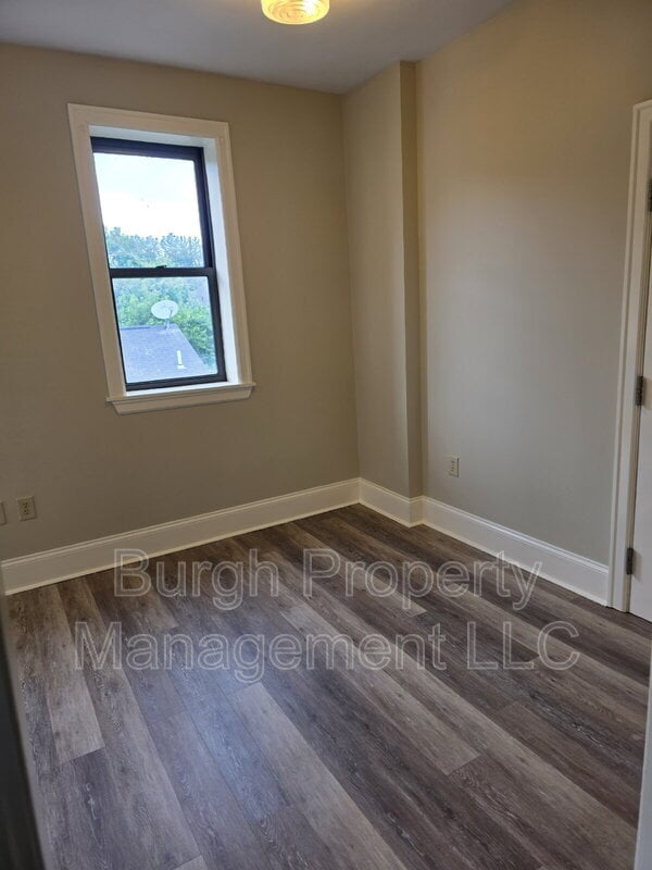 Building Photo - 1009 Penn Ave