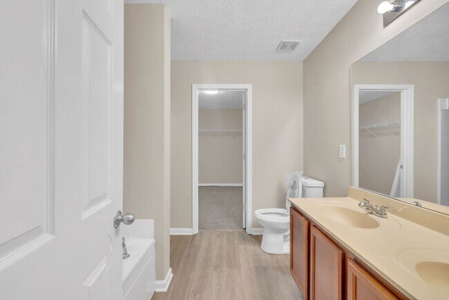 Building Photo - 2888 Brookford Ln SW
