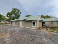 Building Photo - 1306 Iowa Ave