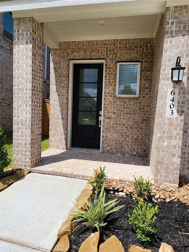 Building Photo - 6307 Serenity View Ln