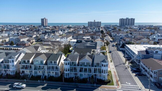 Building Photo - 9416 Amherst Ave