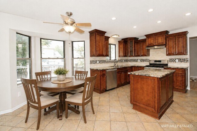 Building Photo - 2515 Pressman Dr