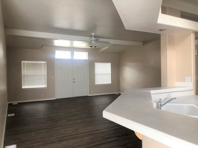 Building Photo - Coming Soon! Recently Remodeled Large Home!