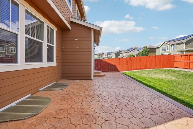 Building Photo - Luxurious Living: 2,367 Sq Ft Home with 4 Baths in Prime Location