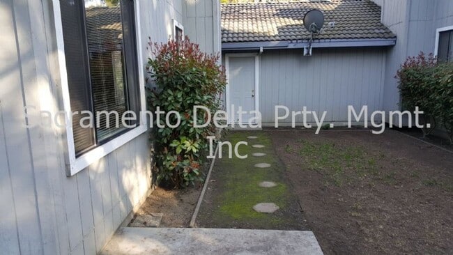 Building Photo - 3 Bedroom Greenhaven Home