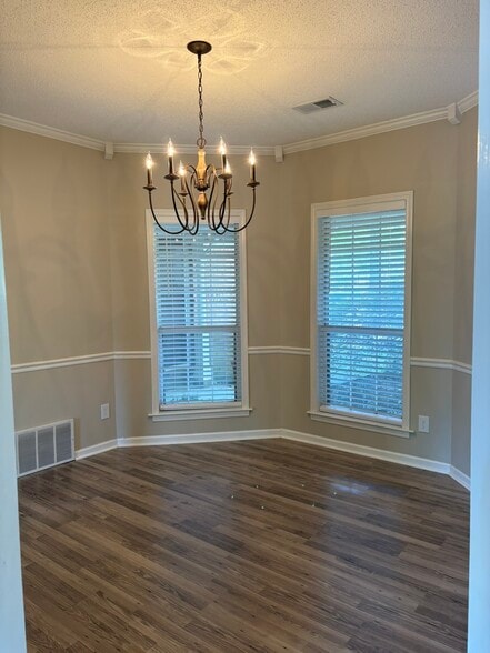Building Photo - 445 Augusta Dr