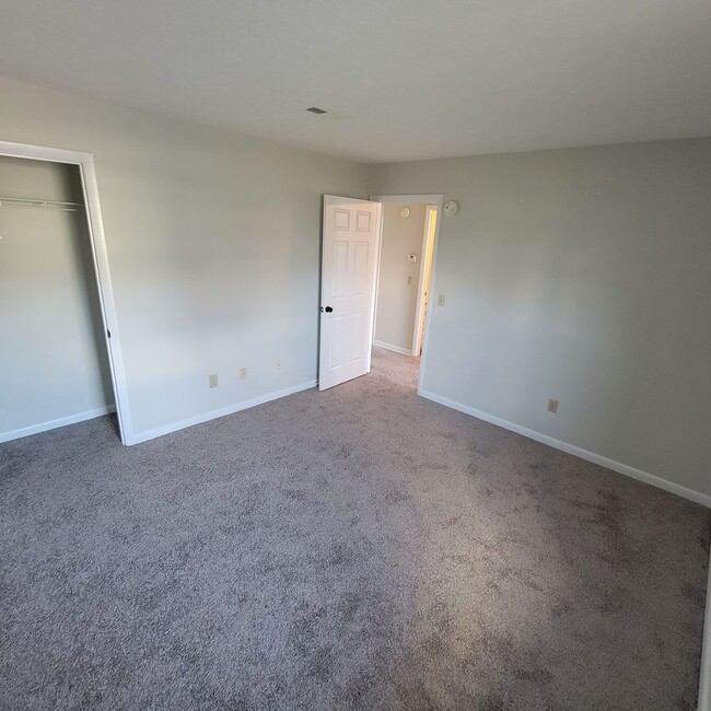 Building Photo - 3/2-Brick Ranch- Cookeville- 1 Car Garage