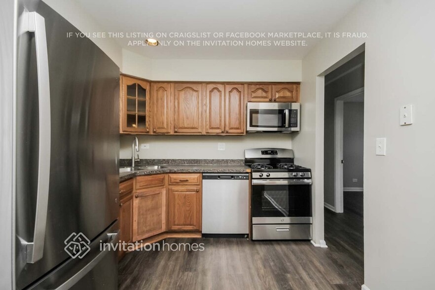 Building Photo - 7939 Edgewood Ct