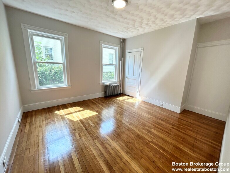 Building Photo - 22 Humphreys St
