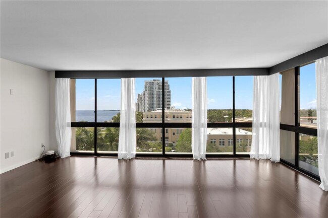 Building Photo - 3301 Bayshore Blvd