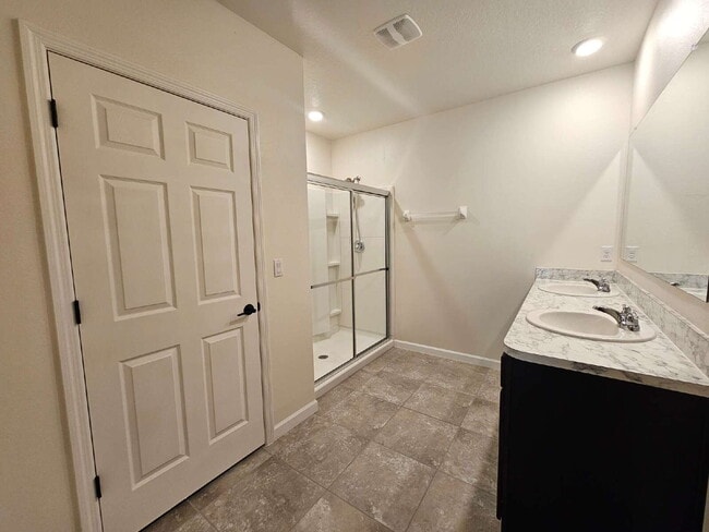 Building Photo - Rockledge 3/2