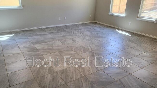 Building Photo - 2440 Ayers Dr