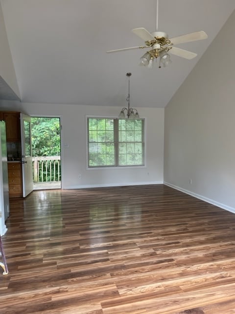 Building Photo - 533 Cs-1383
