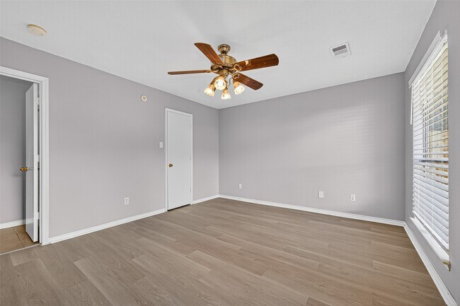 Building Photo - 18402 Willow Moss Dr