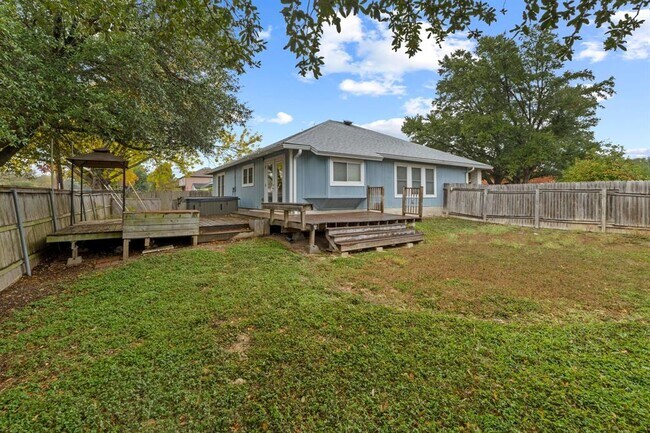 Building Photo - 1908 Matagorda Dr