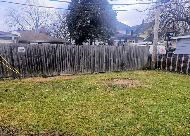 Building Photo - 16674 Thornton Ave