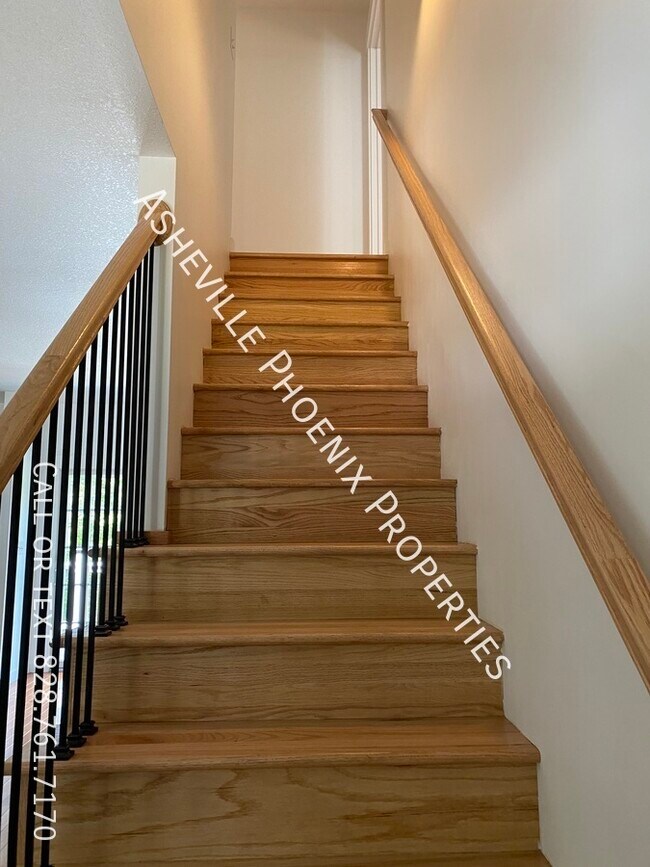 Building Photo - 426 Shadow Wood Dr