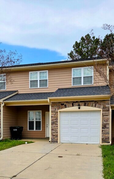 Building Photo - 113 Beechleaf Ct