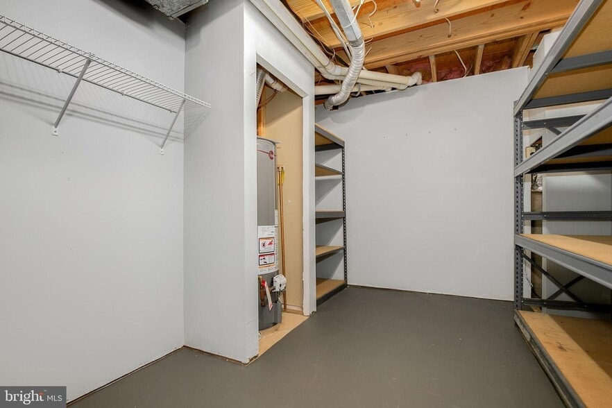 Building Photo - 6124 Valley View Dr
