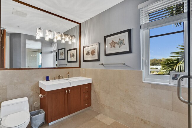 Building Photo - 516 Hendricks Isle