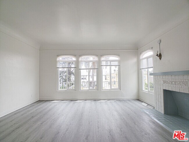 Building Photo - 109 S Berendo St