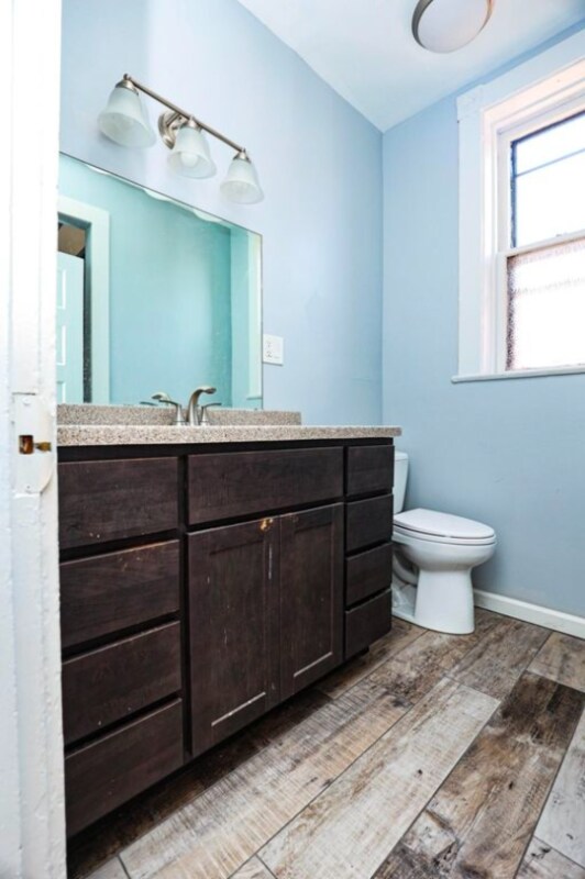 Building Photo - 3908-3910-3910 Flad Ave