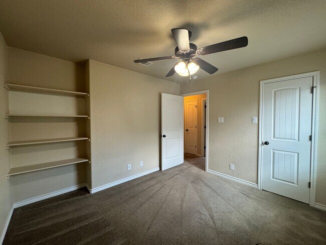 Building Photo - 6801 Deorsam Loop