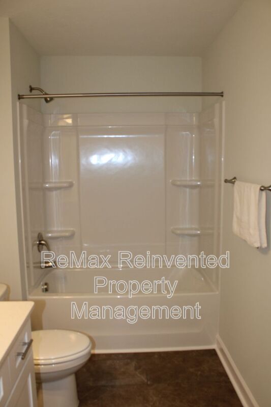 Building Photo - 921 Holbrook Dr