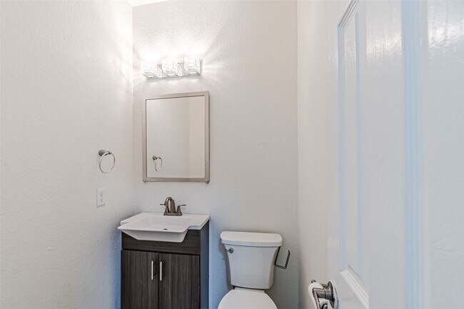 Building Photo - 18111 Hillock Glen Ln