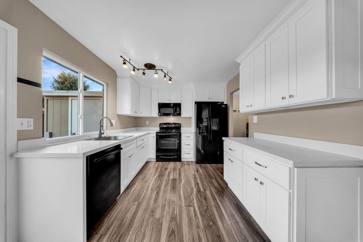 Building Photo - 4446 Seminole Way