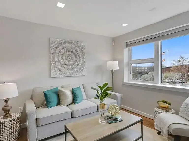 Building Photo - 1710 Gales St NE