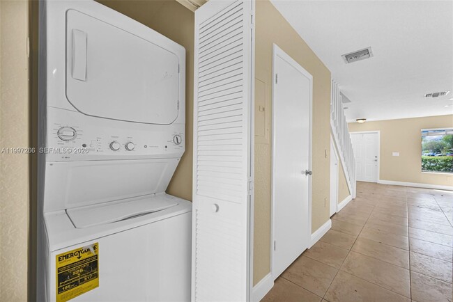 Building Photo - 4930 S University Dr