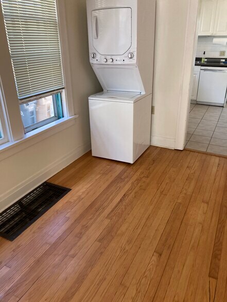 Building Photo - 1224 Spaight St