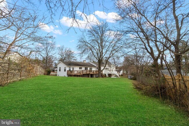Building Photo - 1818 Panarama Ct