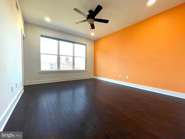 Building Photo - 514 W Montgomery Ave
