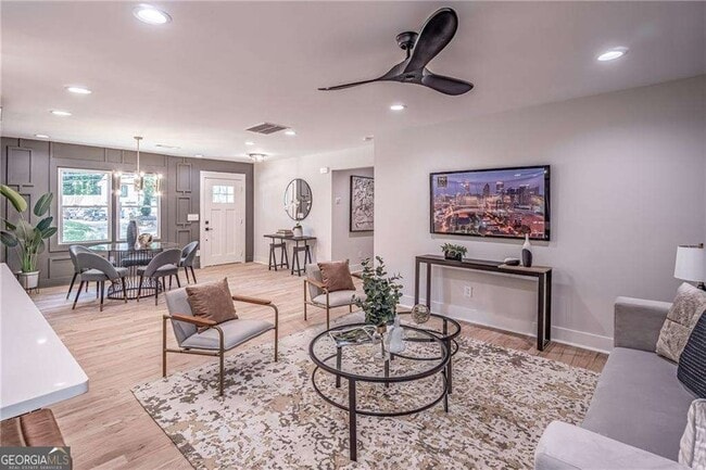 Building Photo - 605 Blake Ave SE