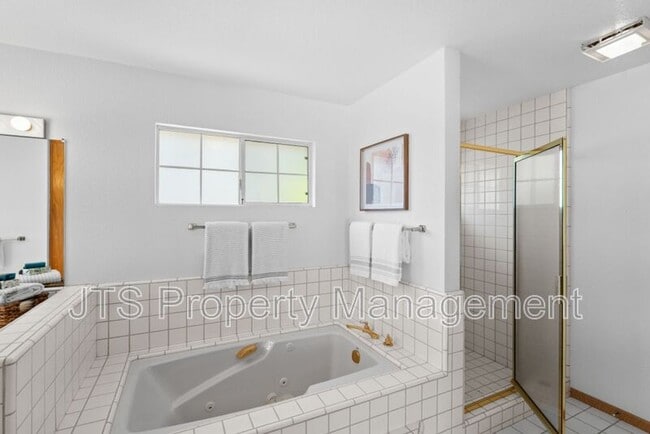 Building Photo - 7723 River Landing Dr