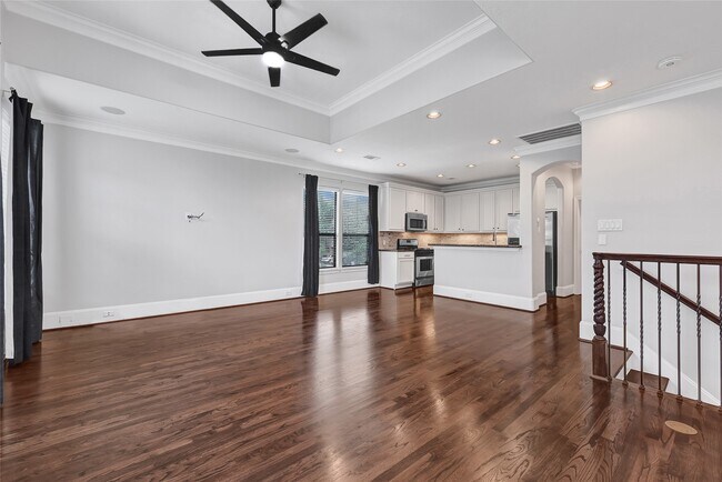 Building Photo - 1320 Studer St