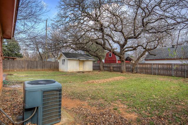 Building Photo - 405 Vine St