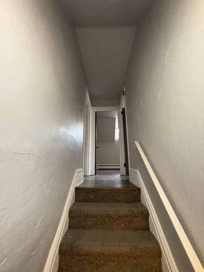 Building Photo - 826 Collins St