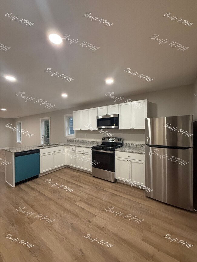 Building Photo - 1036 Oakland Ave