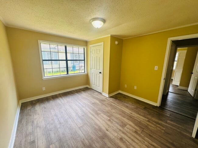 Building Photo - 4924 Dr L D Chapman St