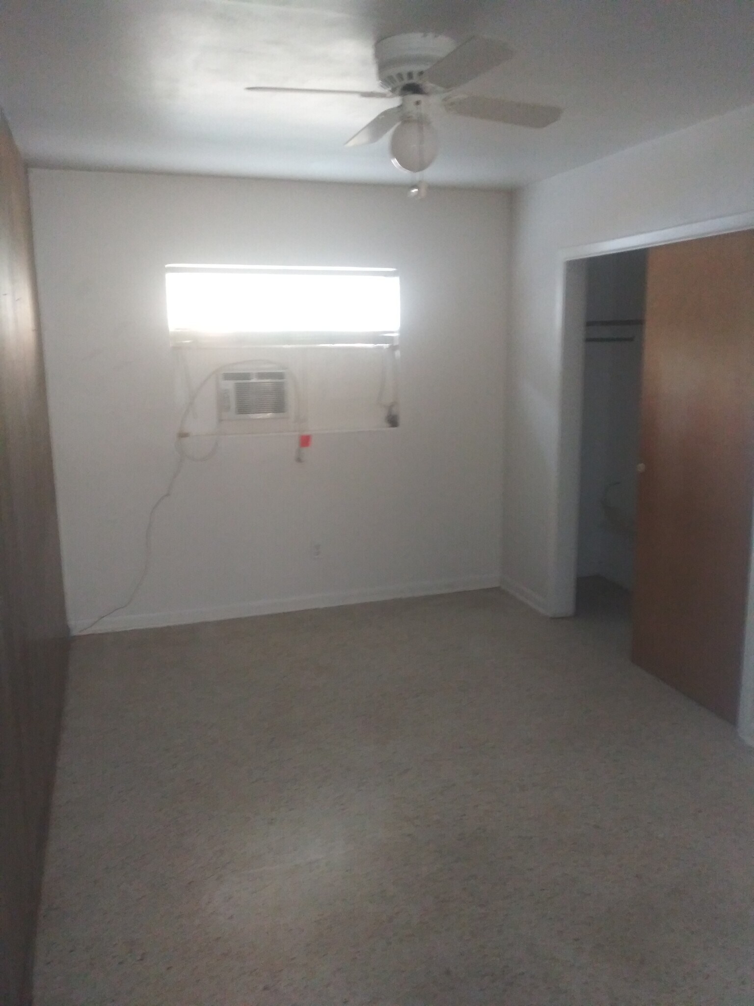Building Photo - 1540 Pasadena Dr